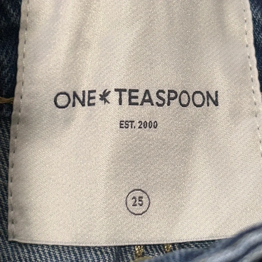NWT ONE TEASPOON Jacksons Mid Waist Wide Leg Denim Shorts - Pacifica size 25